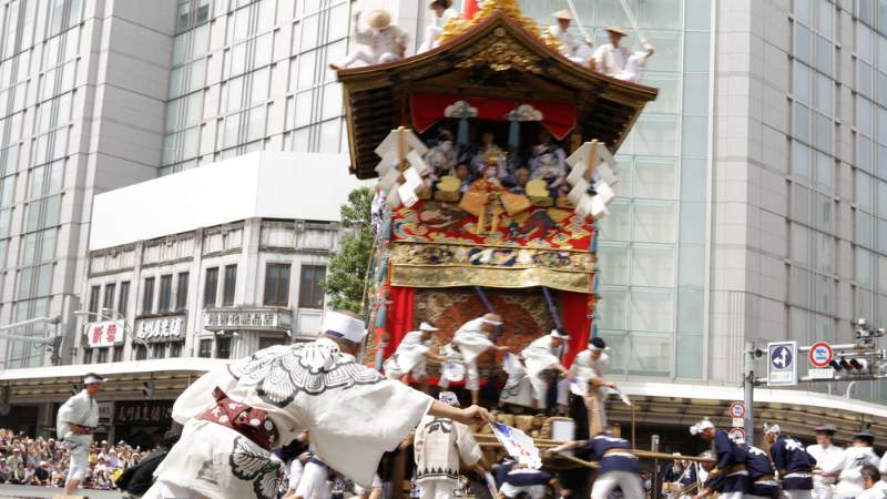 福寿園京都本店から「祇園祭」山鉾巡行を観覧 6 京都祇園祭の迫力のある囃子と廻し