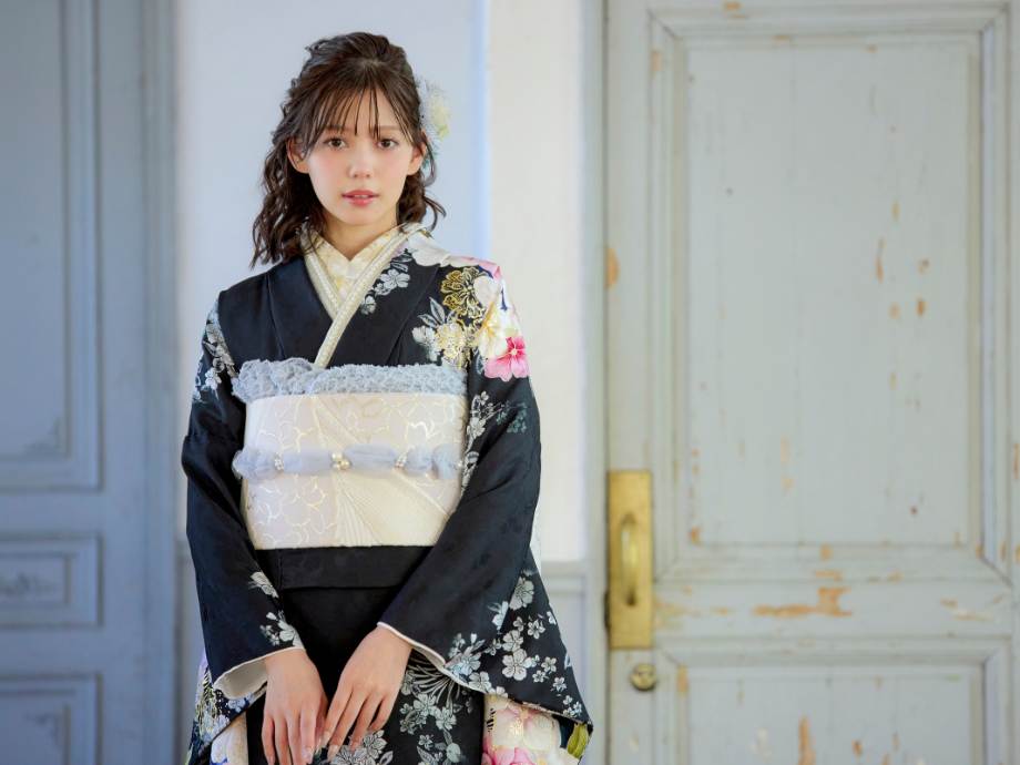 黒 振袖レンタル 現代デザイン